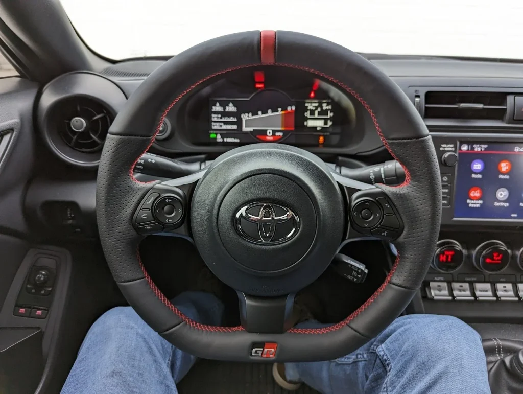 Learn the key signs that indicate it is time to reupholster or replace your leather steering wheel for enhanced safety and luxury.